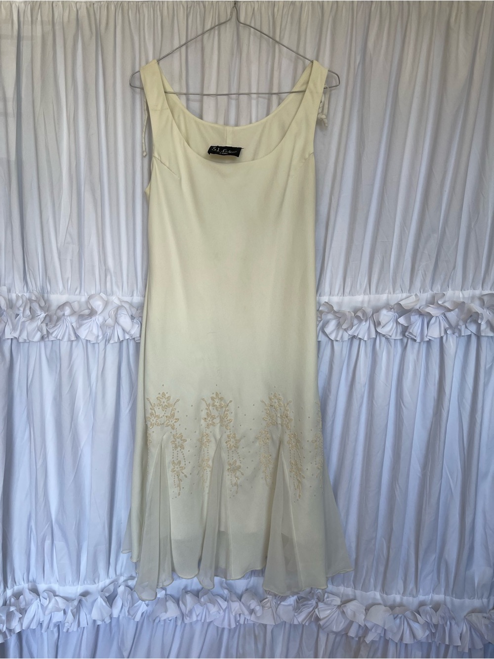 Vintage Cream Maxi Dress with Floral Beaded Embellishment